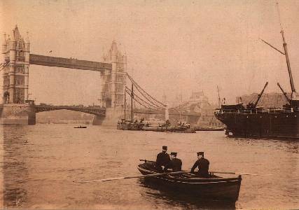 Thames Police rowing galley around 1900.